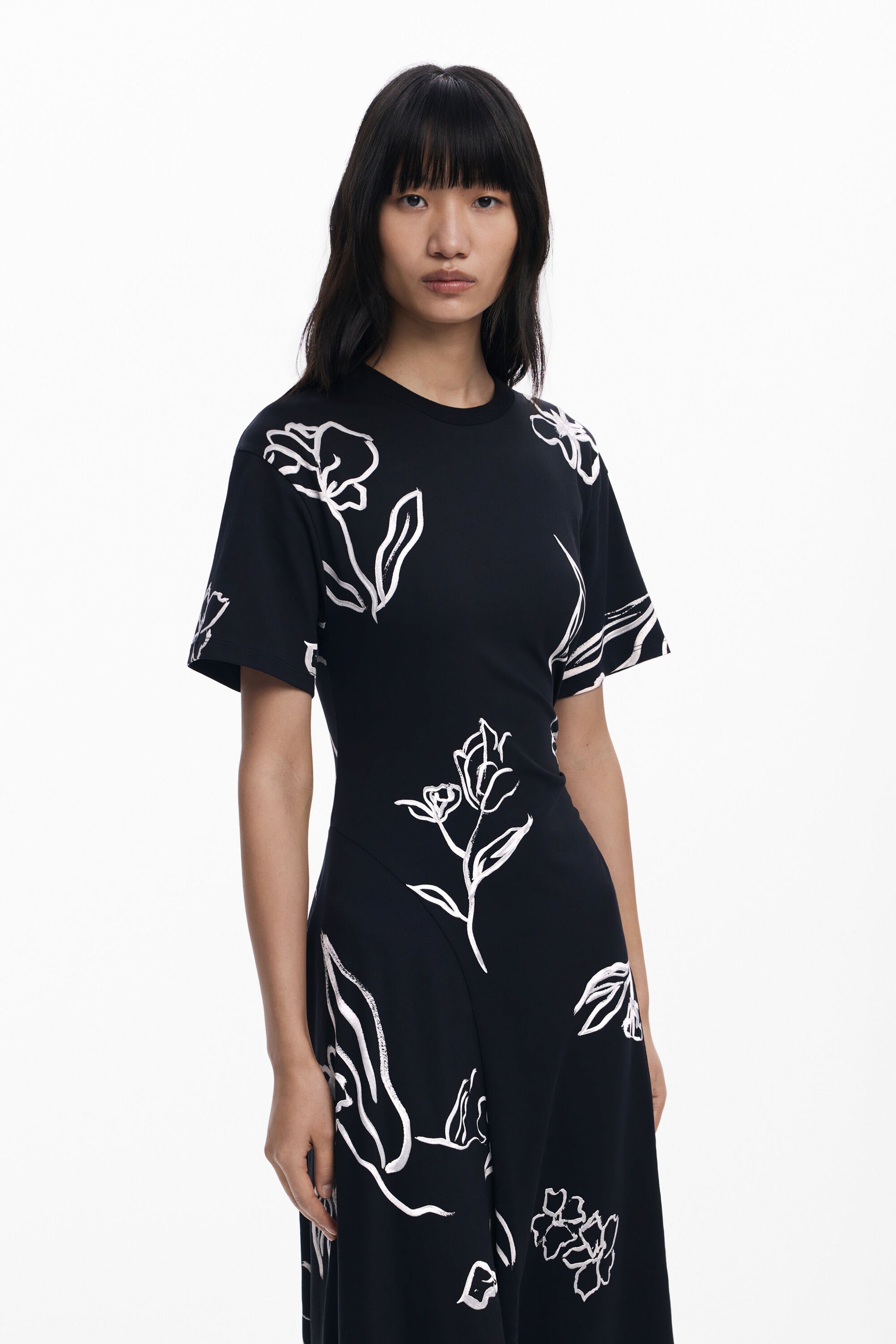 Vestido negro midi estampado floral blanco Desigual