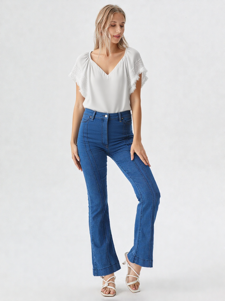 Blusa blanca con mangas de flecos Stop