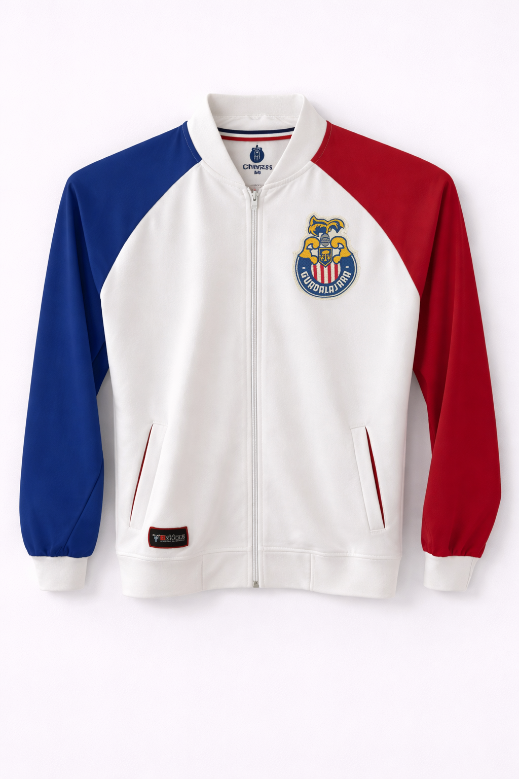 Chamarra Chivas Hombre Blanca con Mangas Rojo y Azul AW33